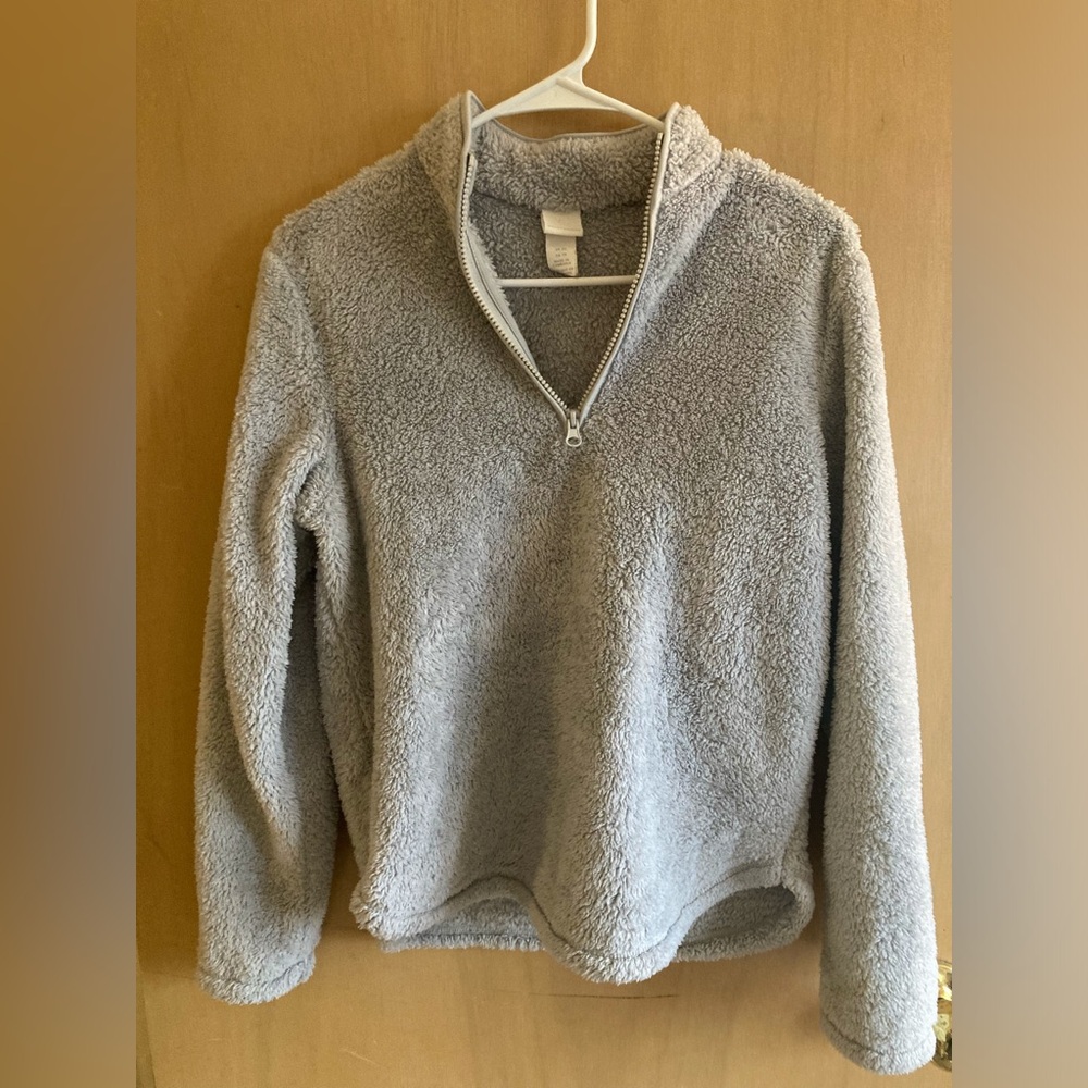 H&M women’s extra small fuzzy pullover jacket
